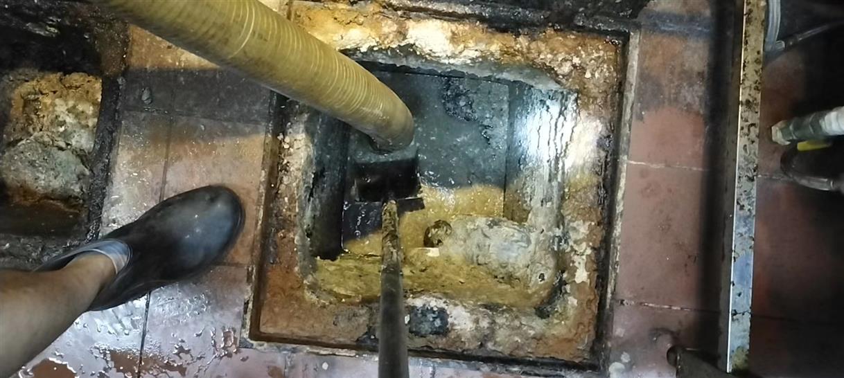 东兴污水池清理一般都有毒气，怎么预防中毒呢？